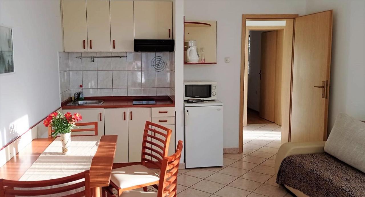 Apartments Ljilja Sea View Slatine Exterior foto
